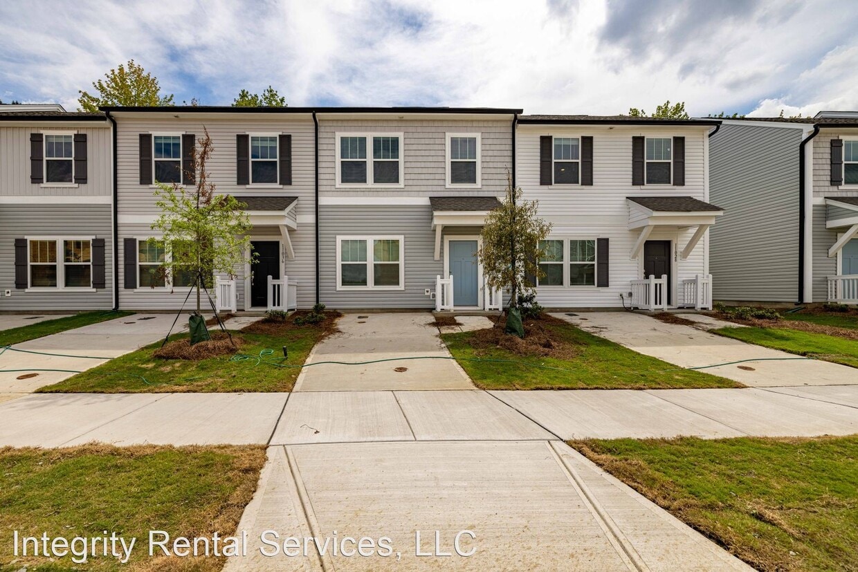Primary Photo - 3 br, 2.5 bath House - 104 S. Dorsett St
