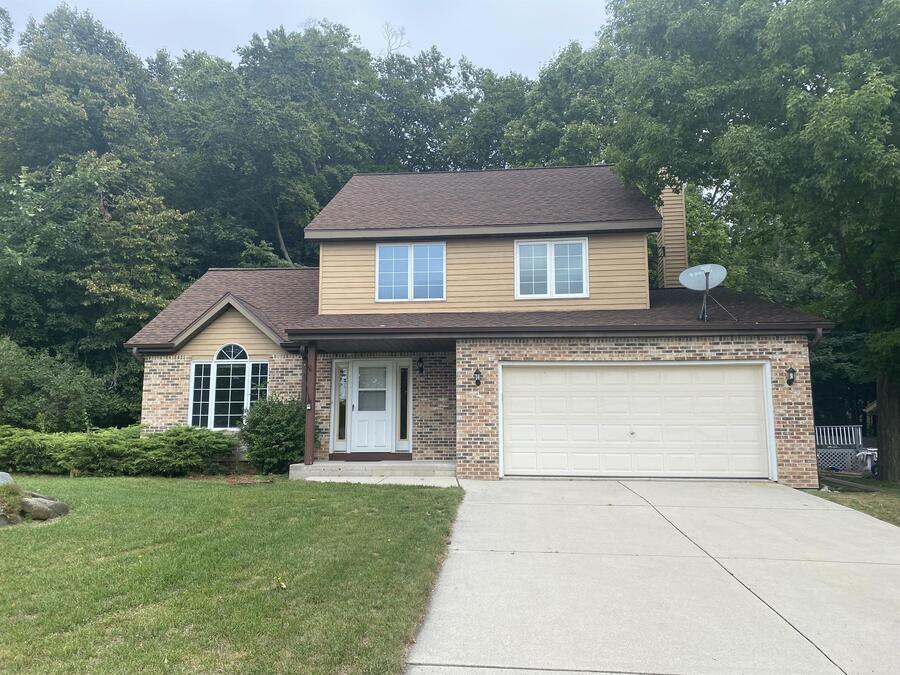 Primary Photo - 636 W Briarknoll Ct