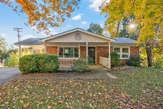 Building Photo - 2056 Lintwood Dr