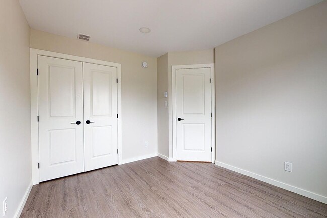 Photo du bâtiment - 933 Taylor Ave