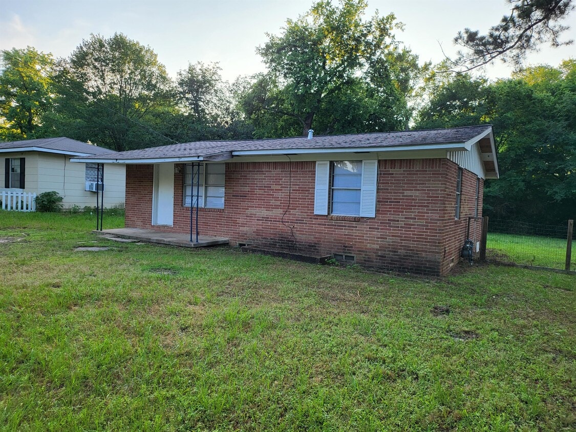 1229 Wells St, Nacogdoches, TX 75964 House Rental in Nacogdoches, TX