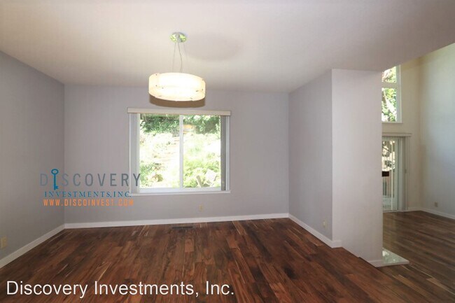 Foto del edificio - 3 br, 2.5 bath House - 6763 Pinehaven Rd