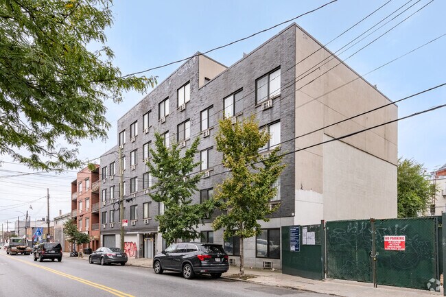 Building Photo - 924  Metropolitan Avenue