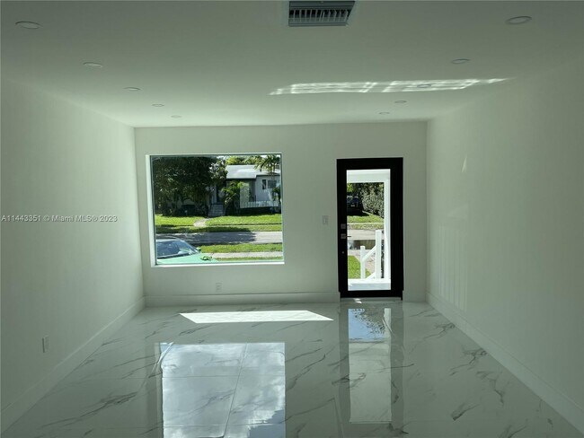 Building Photo - 2101 SW 82nd Pl