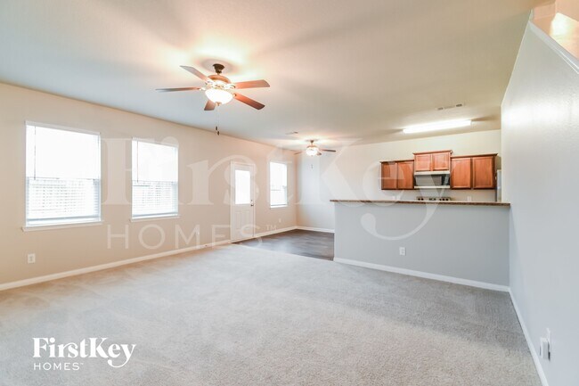 Foto del edificio - 5931 Golden Cove Rd