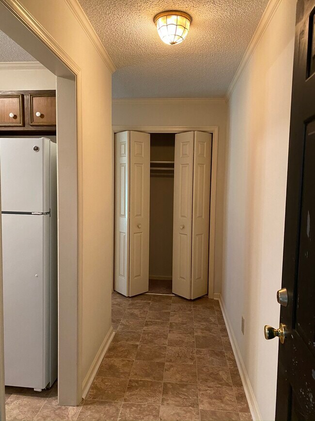 Foto del edificio - 403 Wormwood Ln
