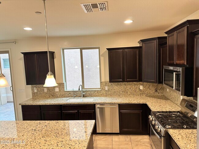 Foto del edificio - 9213 W Meadow Dr
