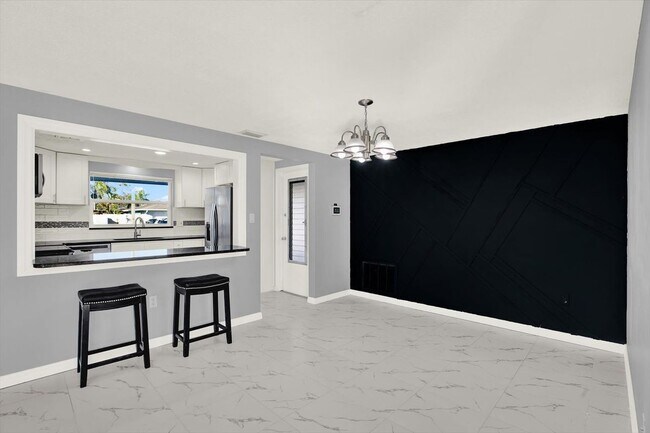 Foto del edificio - 7902 Canna Dr