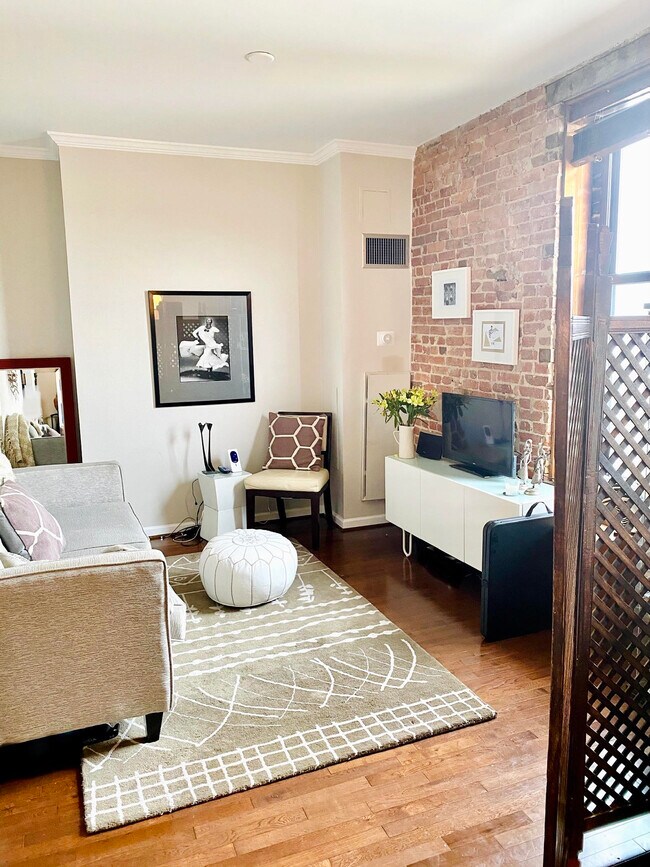 Foto del edificio - 1615 Q St NW