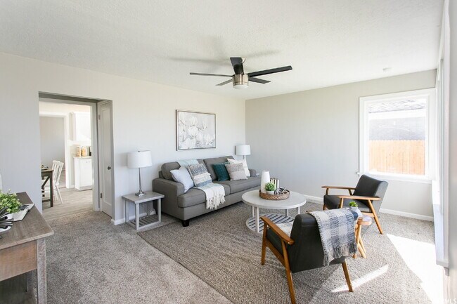 Foto del edificio - Room for rent in Great Ogden Location!