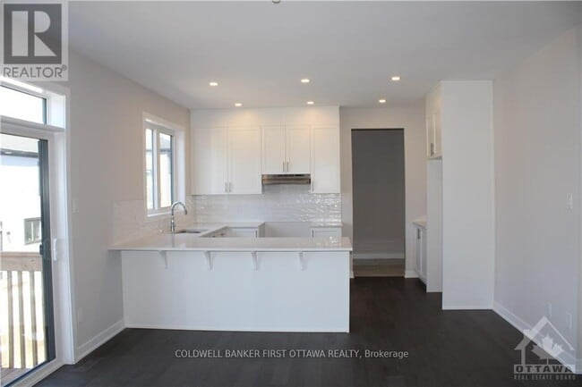 Building Photo - 133 Rugosa St