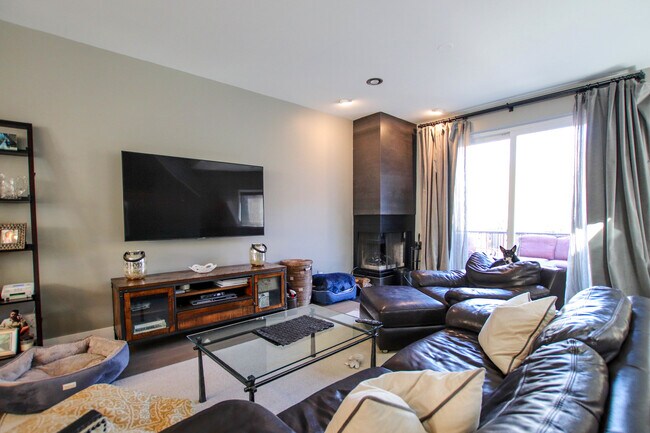 Building Photo - 1730 W Terra Cotta Pl