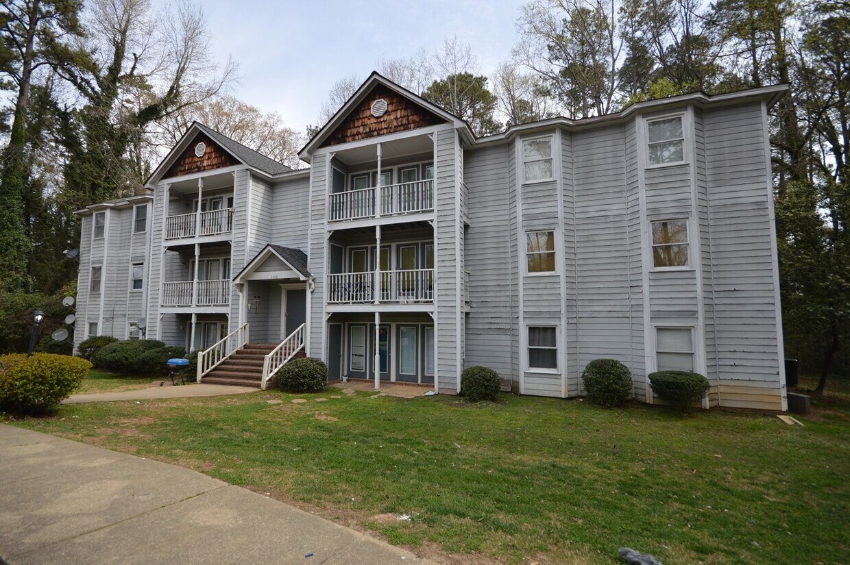 Foto principal - 1300 Park Glen #304, Raleigh, NC - Bev Rob...