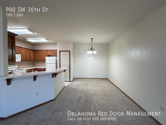 Building Photo - 900 SW 36th St