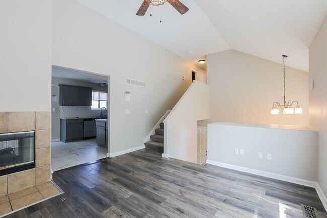 Foto del edificio - 11500 N Lane Ave