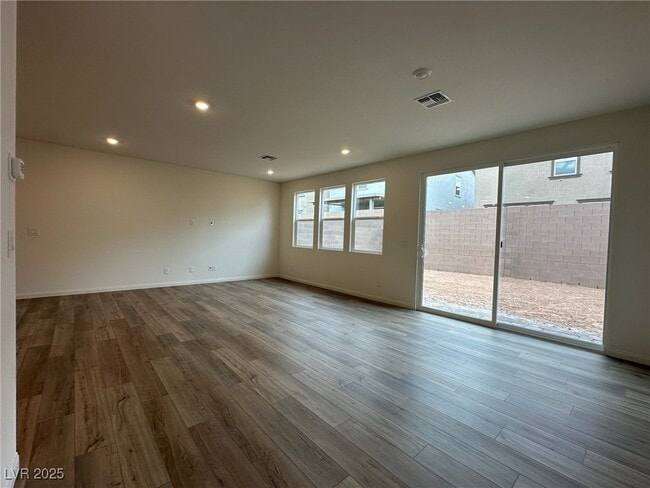 Building Photo - 9613 Hinson St