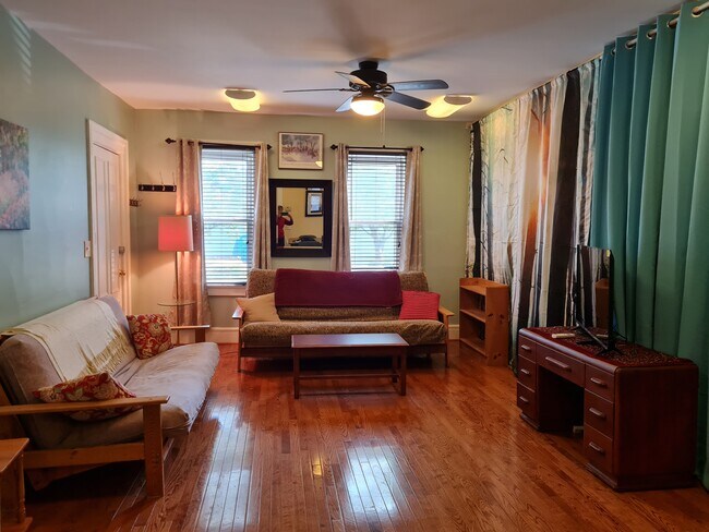 Sala de estar - 21 Beacon St