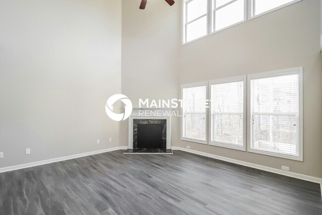 Photo - 6 Bedroom Pet-Friendly Home in Buford, GA with Main Street Renewal