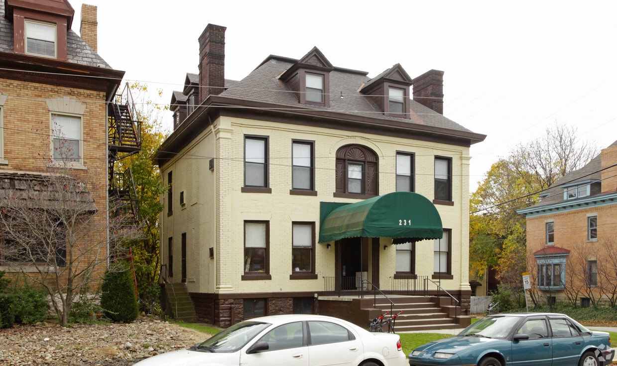 Primary Photo - 231 Roup Ave