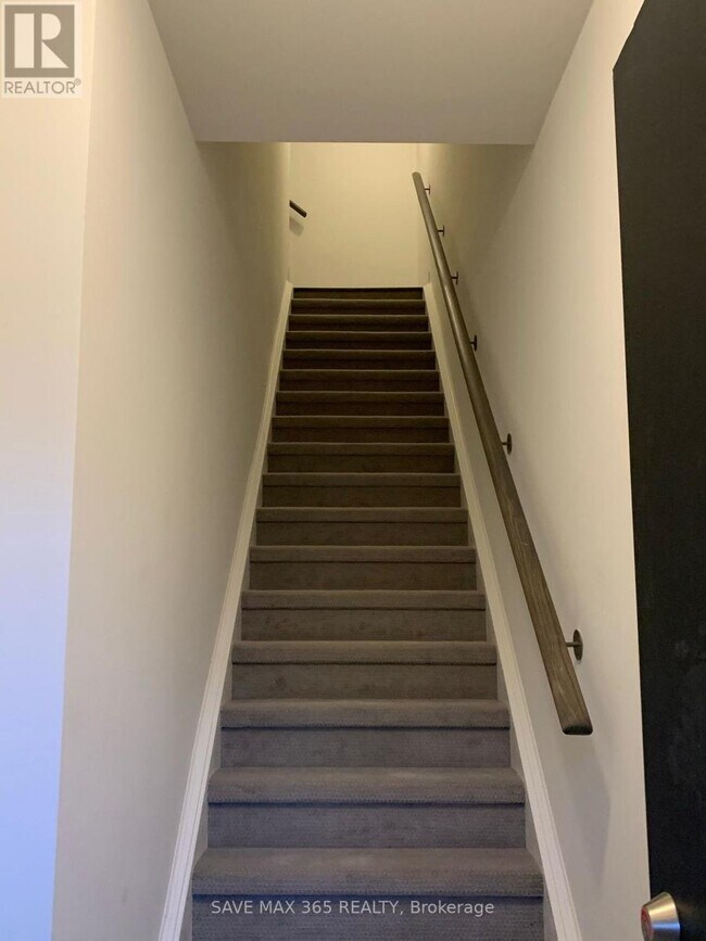 Photo du bâtiment - 3482-3482 Widdicombe Way
