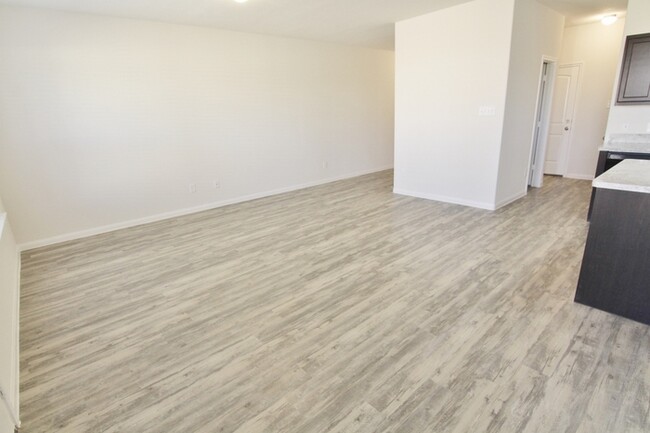 Building Photo - Brenwood Manor - 18130 Bethany Manor Ct, K...