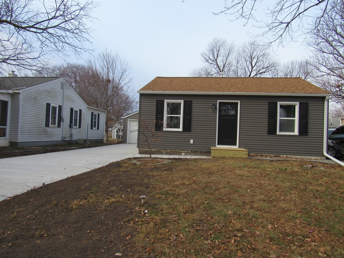 Primary Photo - 240 5th St E