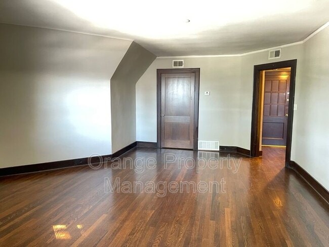 Photo - 3302 Burt St Apartment