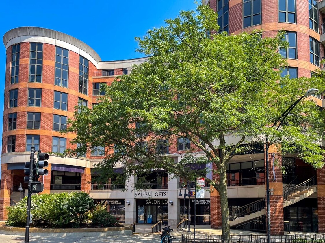 Foto principal - 350 W Belden Ave
