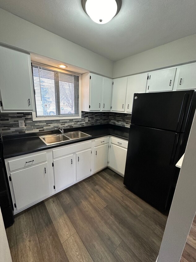 Kitchen - 410 Johnson St