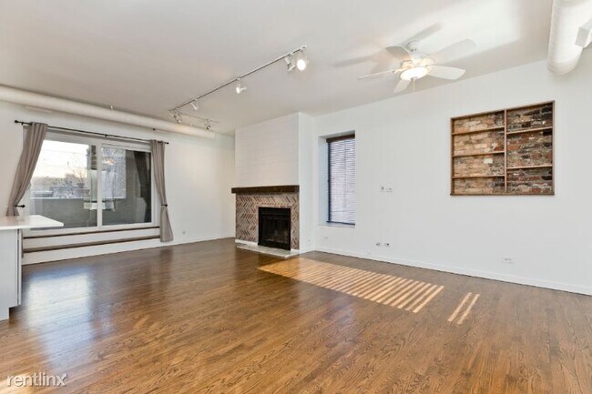 Building Photo - 501 N Wells St