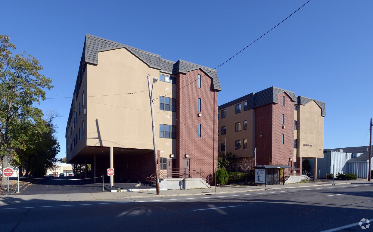 Building Photo - Center City Apartments