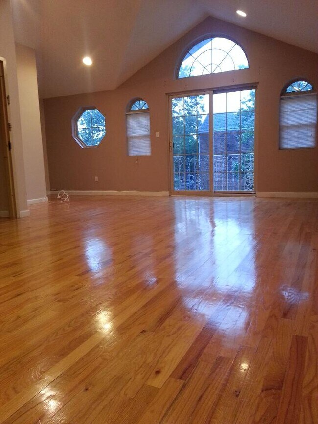 Building Photo - 7030 Sybilla St