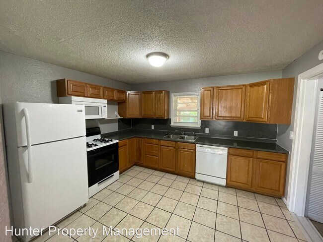 Building Photo - 2 br, 1 bath House - 512 W Catalpa St