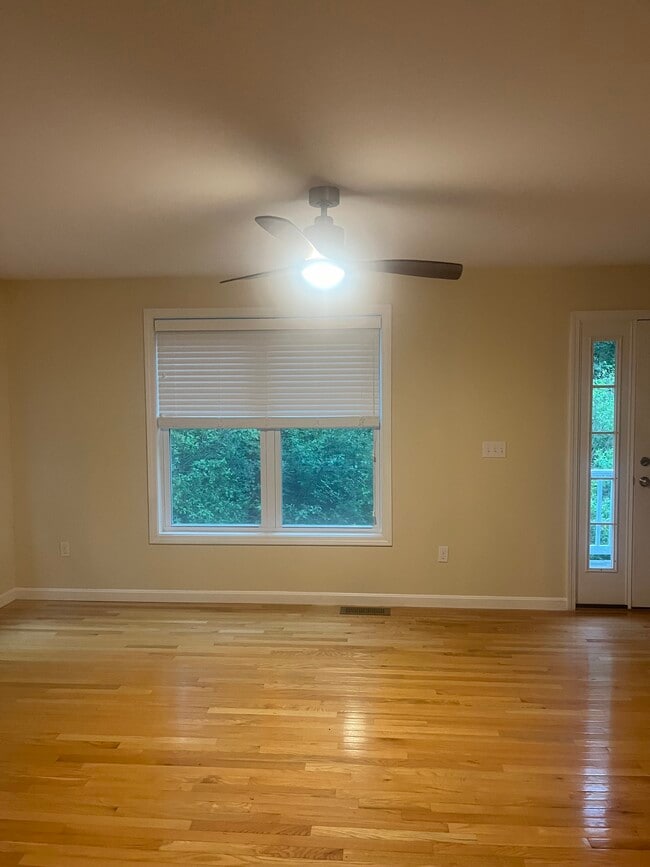 LIVING ROOM - 11 Pinecrest Dr