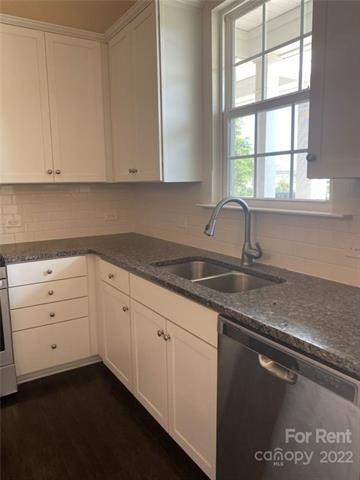 Foto del edificio - 9307 Gladden Hill Ln