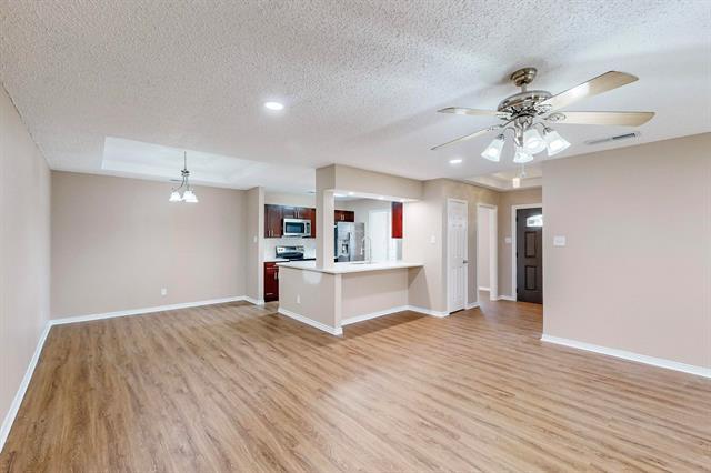 Foto del edificio - 1908 N Irving Heights Dr