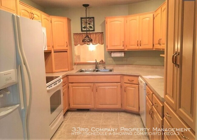Building Photo - Great Location – Coon Rapids Townhome!
