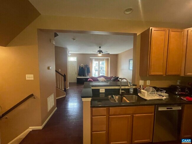 Foto del edificio - 816 Rockcreek Rd