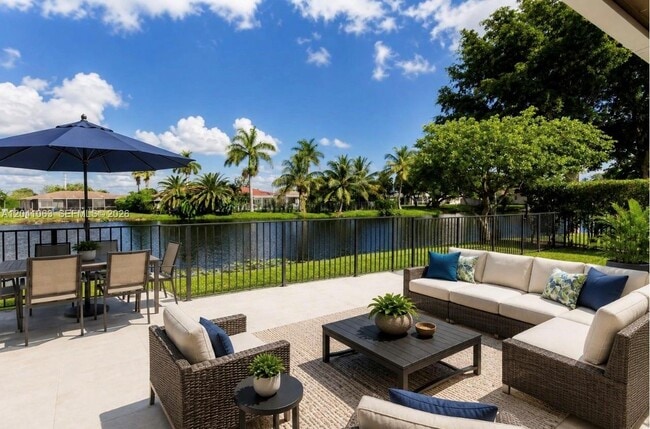 Building Photo - 16641 Royal Poinciana Dr
