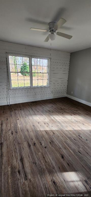 Foto del edificio - 2303 Hawkins Ave