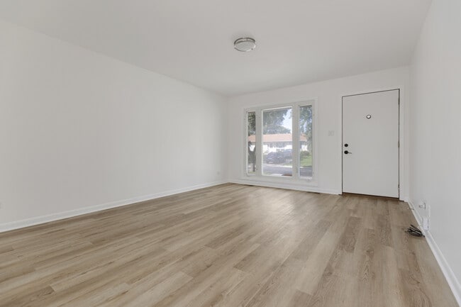 Foto del edificio - 1031 Maple Ln