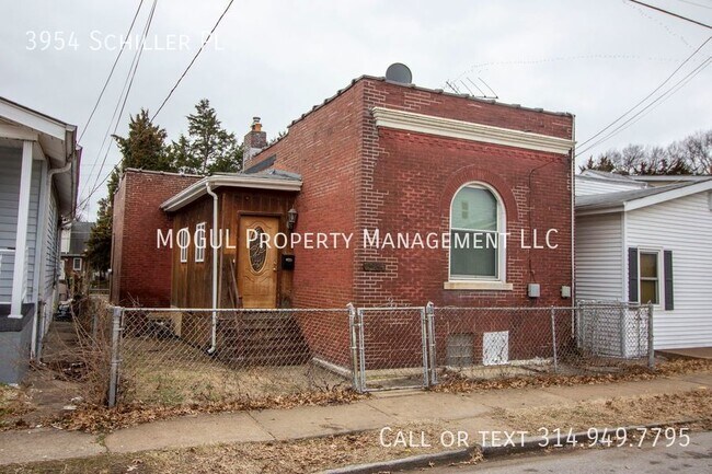 Building Photo - HOUSE with fenced-in backyard, patio, and ...