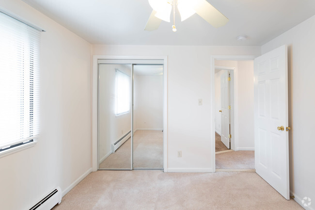 Bedroom - Claire Morris Apartments