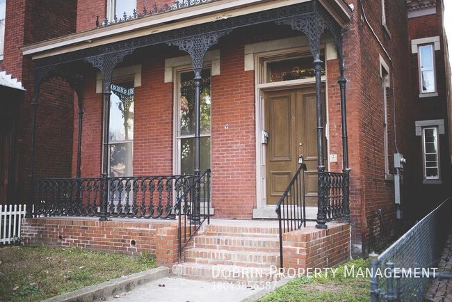 Building Photo - 9 W Clay St
