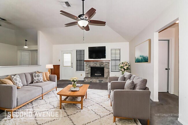 Foto del edificio - 7818 Impala Dr