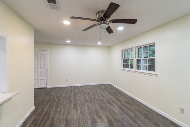 Building Photo - 2979 Tiller Trail SW