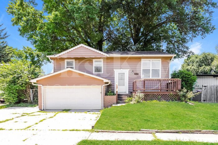 Foto principal - 521 Fairlane St