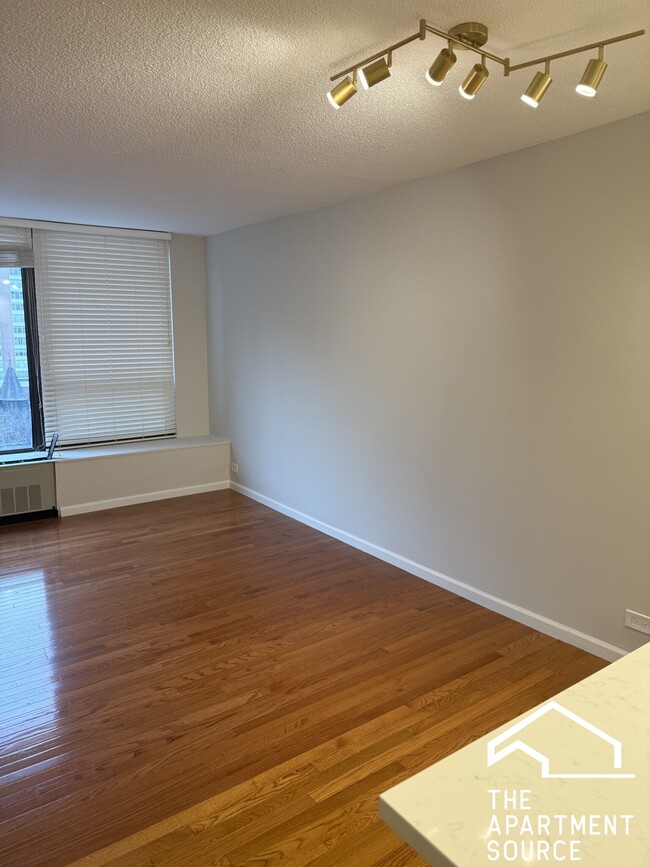 Building Photo - 1313 N Ritchie Ct