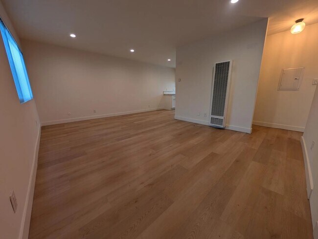 Foto del edificio - 3900 W 1st St