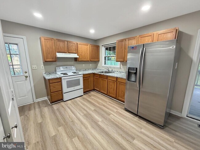 Building Photo - 9549 Fingerboard Rd